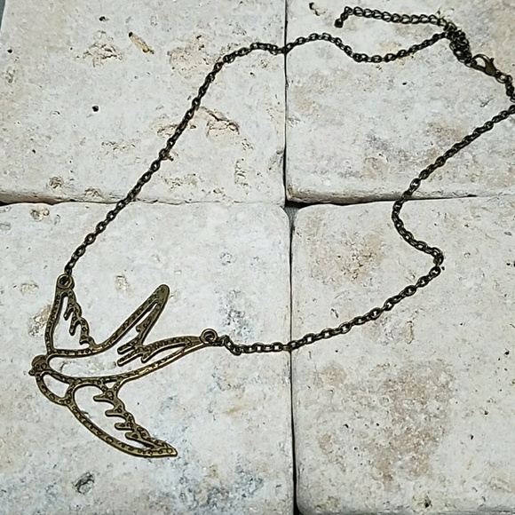Jewelry - Gold Bird Outline Necklace
